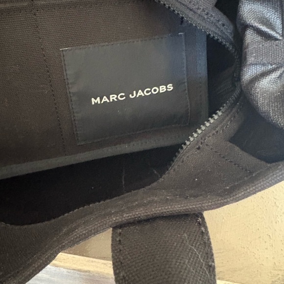 Marc Jacobs Black Crossbody Tote Bag - Picture 2 of 7